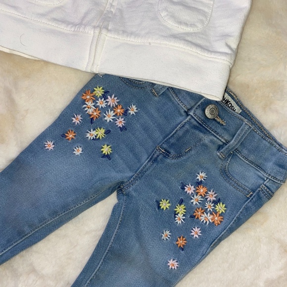 Carter's babygirl 9m jean & sweater set with flowers - Picture 4 of 8